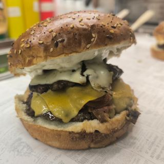 Quattro Burger