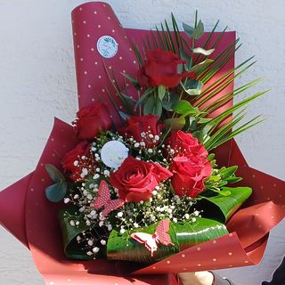 Buket 7 ruža crvenih