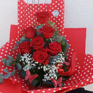 Buket 7 ruža crvenih