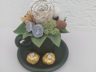 Dehidrirana ruža u šalici