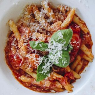 Tjestenina sa lungićem,pancetom,grahom i sušenim rajčicama 