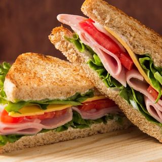 Jumbo topli sendvič u domaćem tijestu