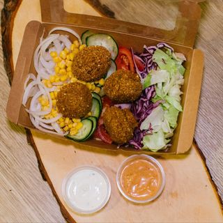 Falafel Salata