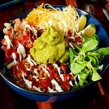 Vegetarijanski Burrito Salad