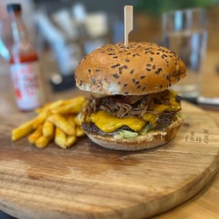 The Oink & Moo Burger