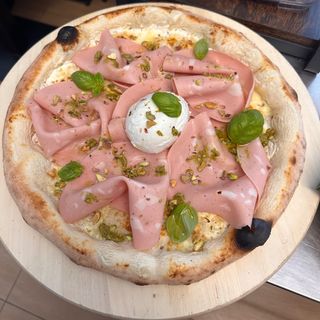 Pizza na bijelo Mortadella