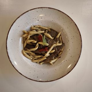 Pljukanci s junetinom i gljivama