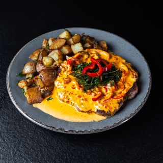 Pljeskavica u umaku od pečene paprike
