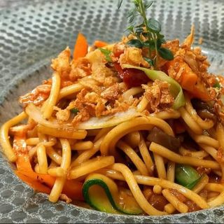 Wok s povrćem i piletinom