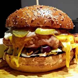 Barococodak burger, pommes od batata, tartar umak
