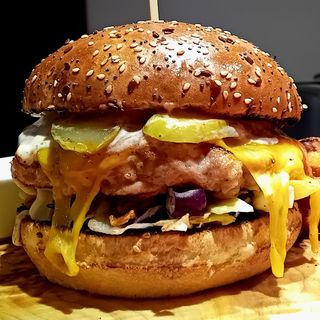 Barococodak burger, pommes od batata, tartar umak