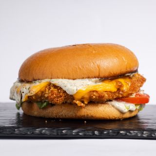 Crispy chicken burger