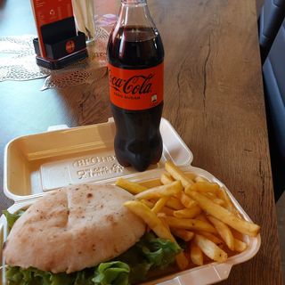 Hamburger +coca cola 0.5l