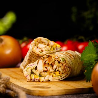 Tortilja sa pilećim fileom i sirom