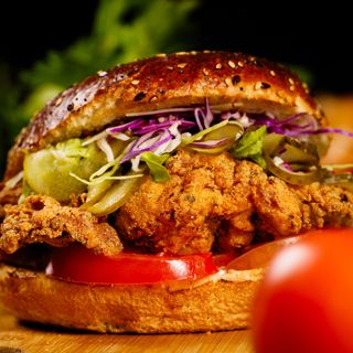 Crunchy chicken burger