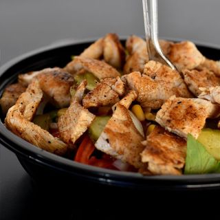 Salata crunchy chicken