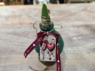 Amarilis u vosku zeleni