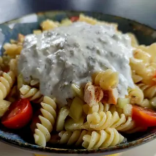 Salata Pollo