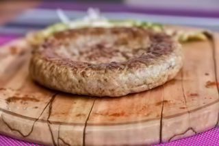 Pljeskavica sa sirom