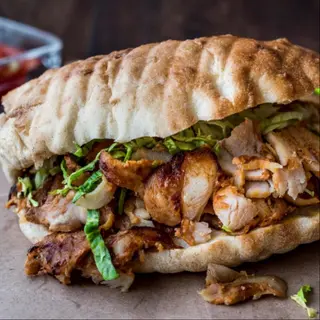 Pileći kebab u somunu