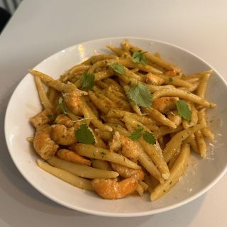 Domaći pljukanci pesto i kozice