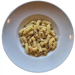 Pasta aglio e olio e peperoncino