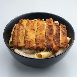 CRISPY CHICKEN PASTA + CHOICE OF BITIES - 30%