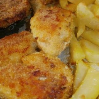 Pohana piletina s prilogom