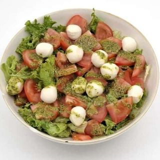 Caprese salata sa mozzarellom
