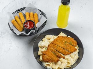 Crispy chicken pasta + choice of side + choice of  lemonade