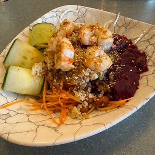 Poke salata sa sotiranim povrćem