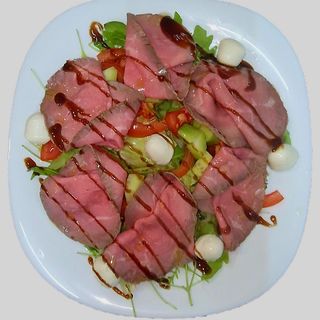 Roast beef salata