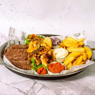 ĆEVAPI MALA PORCIJA (hrskavi crispers krumpirići su uključeni u cijenu)