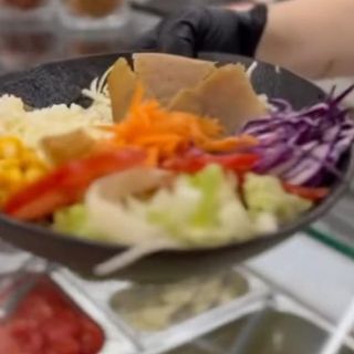 Miješana salata s kebab mesom