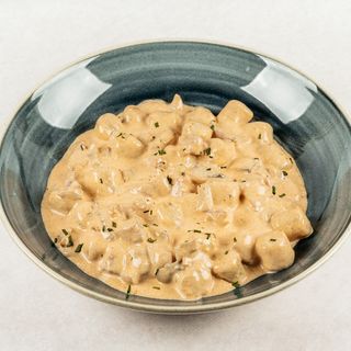 Njoki sa pršutom, piletinom i gljivama