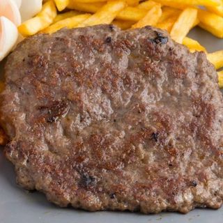 Pljeskavica sa sirom gauda