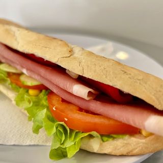 Sendvič pršut i sir