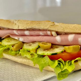 Sendvič Mortadella i sir
