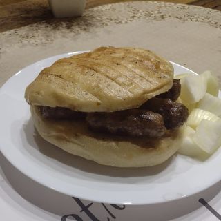 Ćevapi s pomfritom
