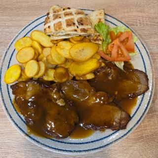 Svinjski vrat u umaku