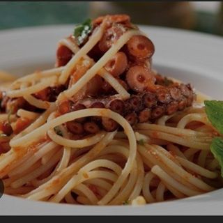 Spageti s hobotnicom