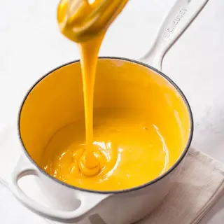 Topljeni Cheddar umak