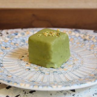 Mini pistachio cake
