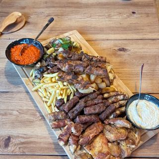 Mesna plata za 4 osobe 