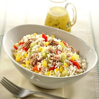 Salata od riže tune i povrća
