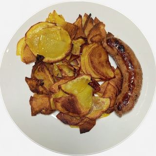 Kobasica s prženim krumpirom