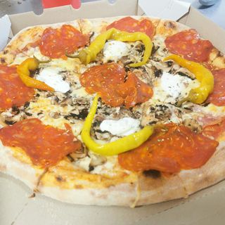 Višnjevac pizza