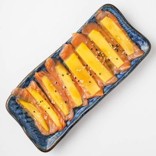 Carpaccio Sake with mango