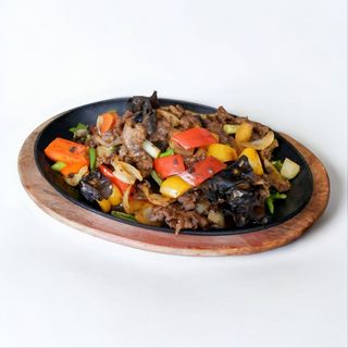 Sizzling beef with pivo free