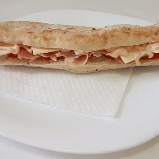 Sendvič pršut